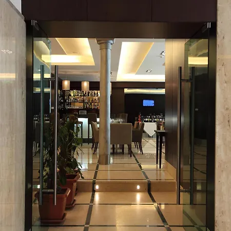雷斯陶拉多雷斯特里姆酒店 酒店 3*
