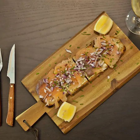 トゥリン レスタウラドーレス ホテル 3*