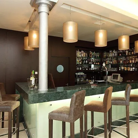 ホテル トゥリン レスタウラドーレス